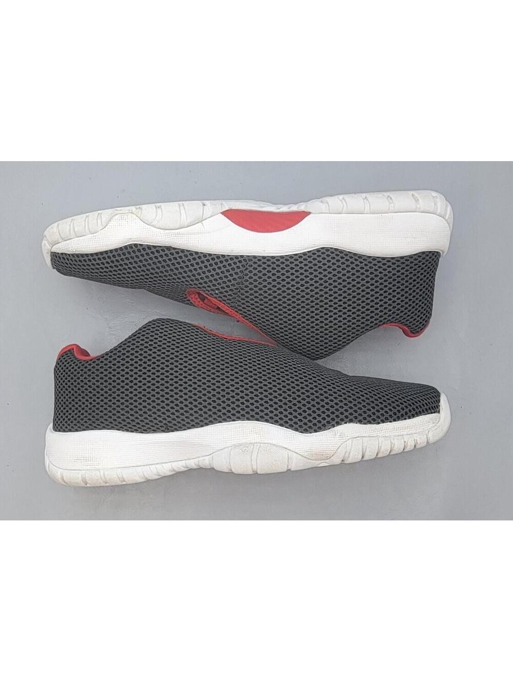 Air Jordan Future Low GS 5Y Black Red White 724813-001 Basketball Shoes
